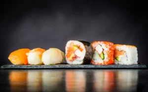 lav lækker sushi på et sushikursus